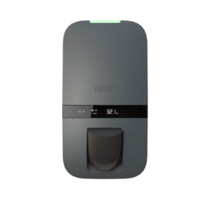 Borne de recharge Peblar grise avec écran LED affichant 32.1A et connecteur Type 2 .